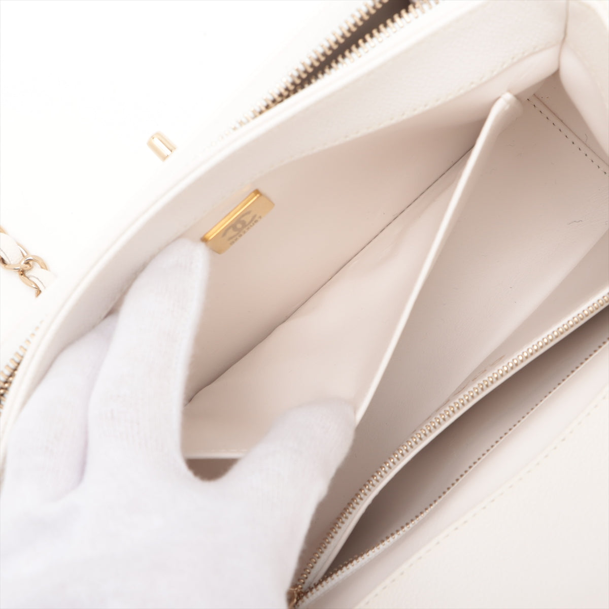 Chanel CC Logo Business Affinity Medium Matelasse Caviar Skin Chain Shoulder Bag White * PREORDER *