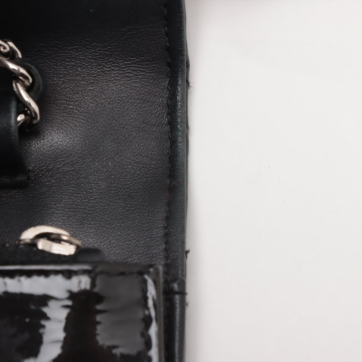 Luxury Chanel CC Logo Matelasse Patent Leather Chain Wallet Black