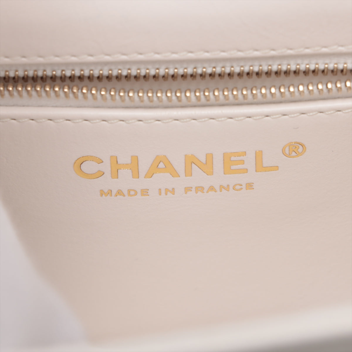 Chanel CC Logo Business Affinity Medium Matelasse Caviar Skin Chain Shoulder Bag White * PREORDER *