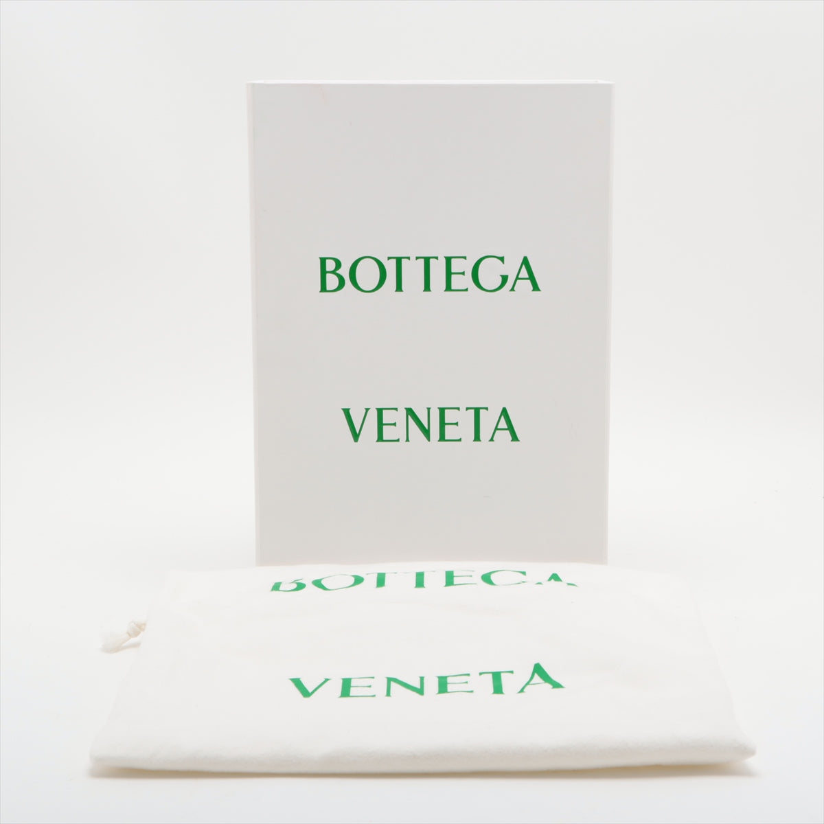 Bottega Veneta Maxi Intrecciato Cassette Leather Two-Way Shoulder Bag Beige * PREORDER *