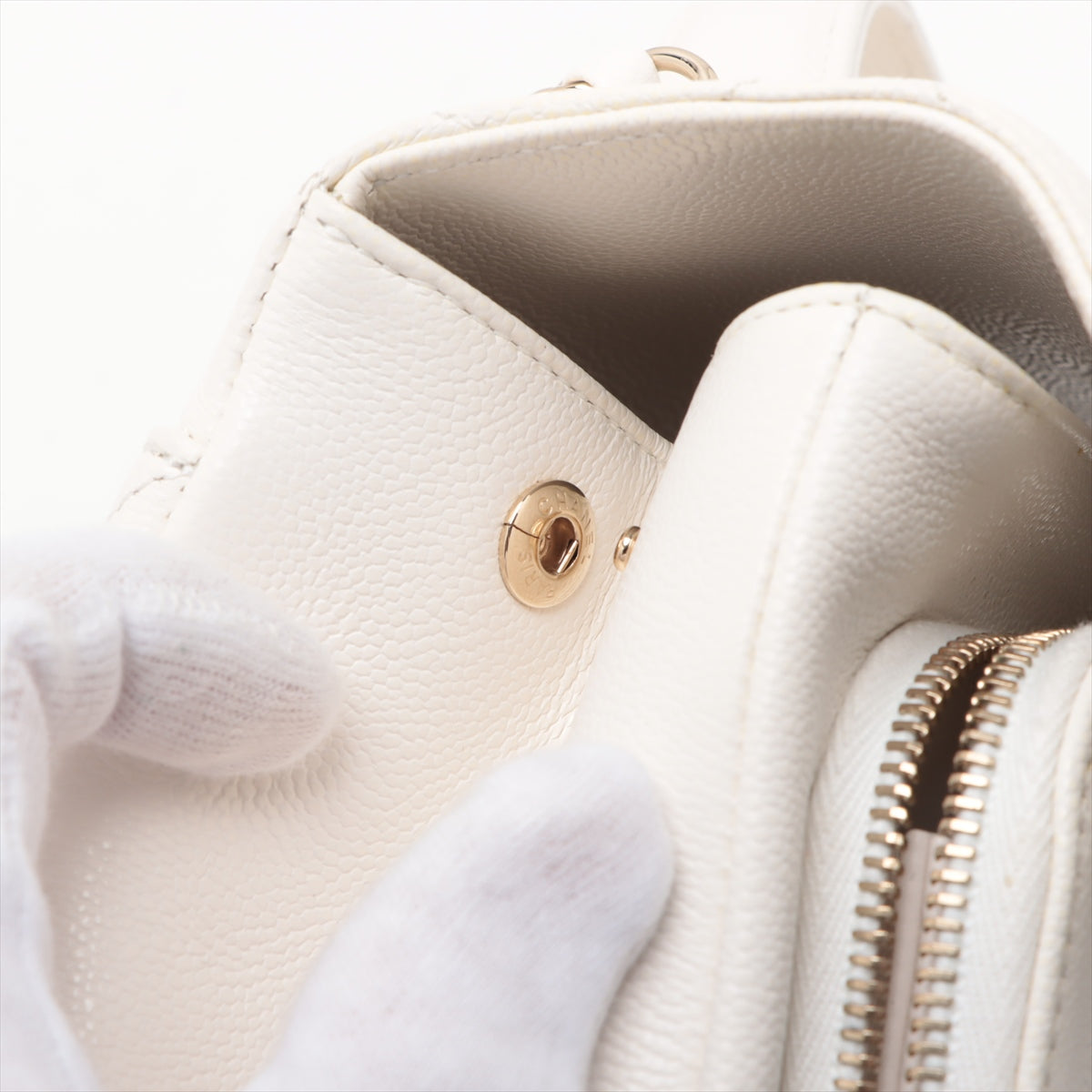 Chanel CC Logo Business Affinity Medium Matelasse Caviar Skin Chain Shoulder Bag White * PREORDER *