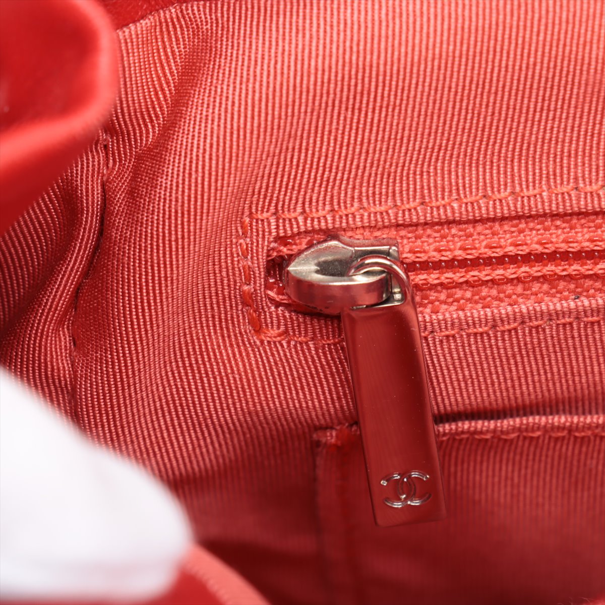 Chanel CC Logo Matelasse Lambskin Chain Drawstring Backpack Red * PREORDER *