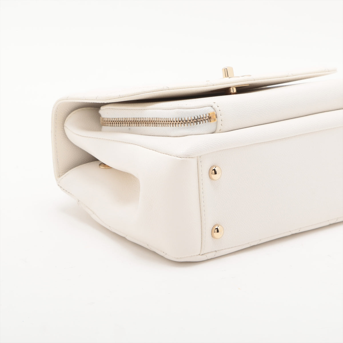 Chanel CC Logo Business Affinity Medium Matelasse Caviar Skin Chain Shoulder Bag White * PREORDER *