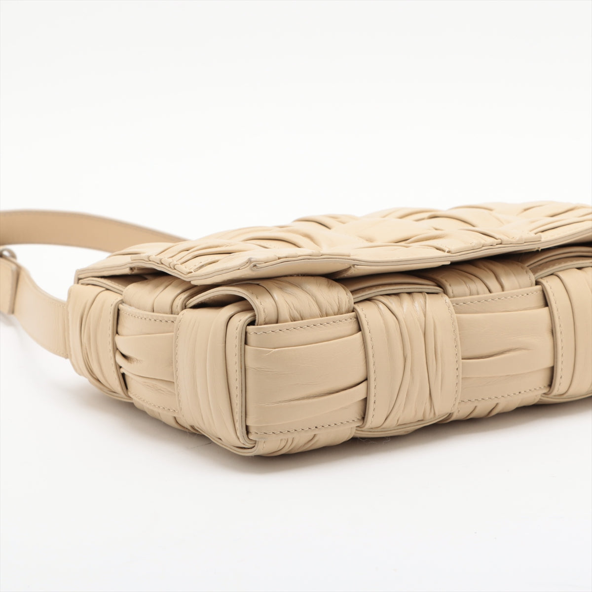 Bottega Veneta Maxi Intrecciato Cassette Leather Two-Way Shoulder Bag Beige * PREORDER *