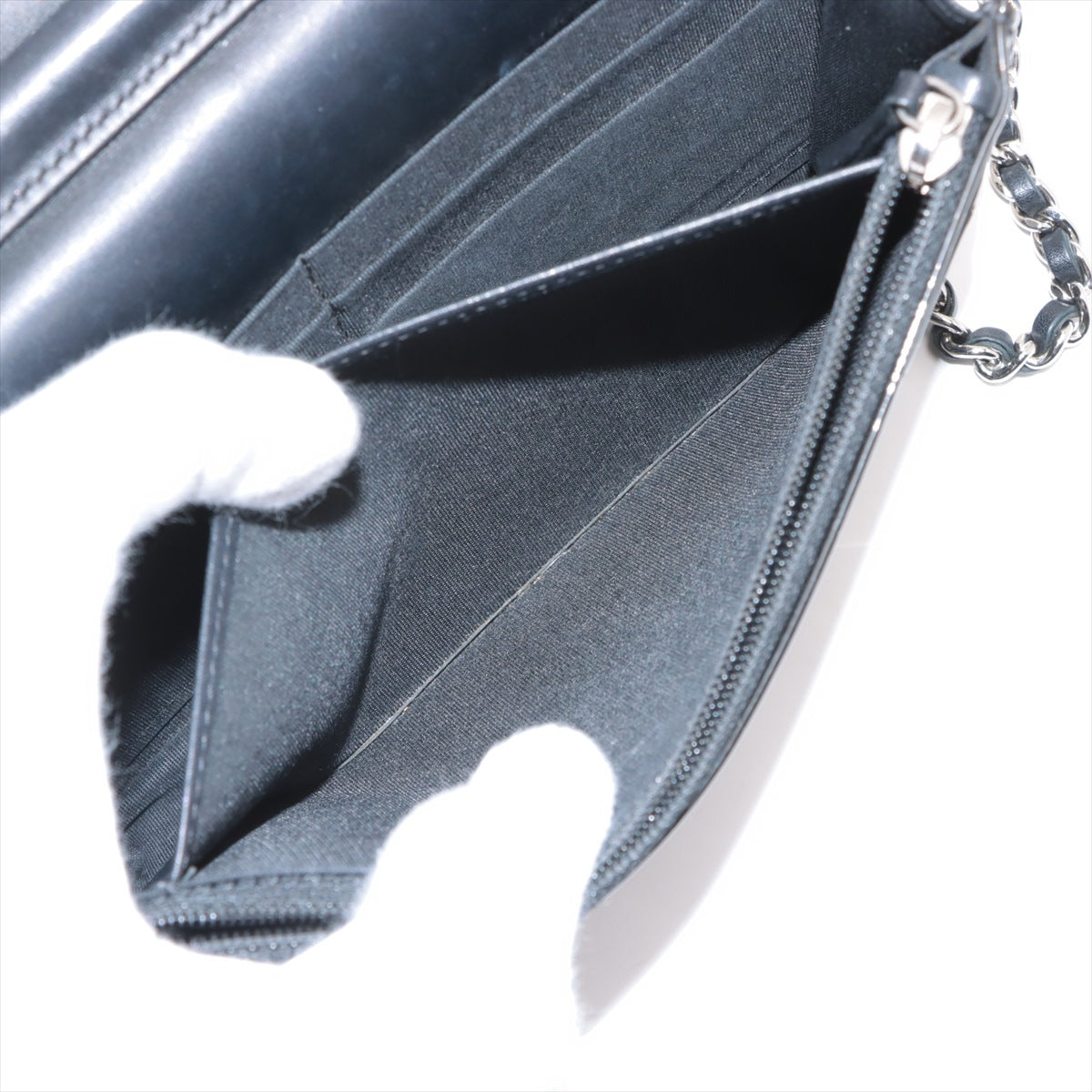 Top rated Chanel CC Logo Matelasse Patent Leather Chain Wallet Black