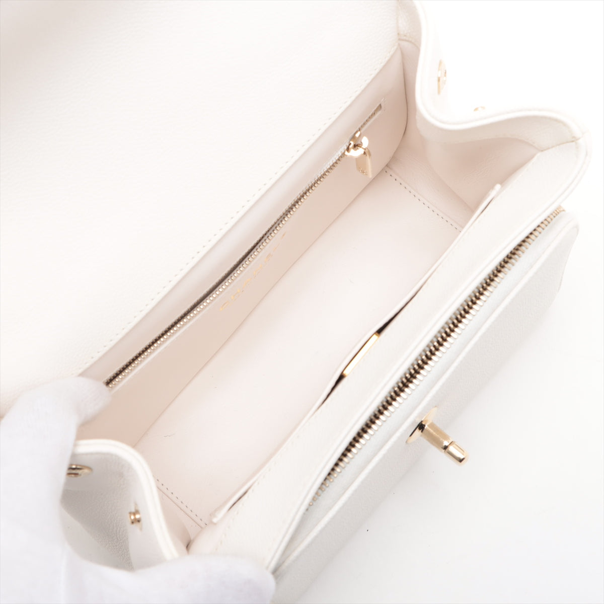 Chanel CC Logo Business Affinity Medium Matelasse Caviar Skin Chain Shoulder Bag White * PREORDER *