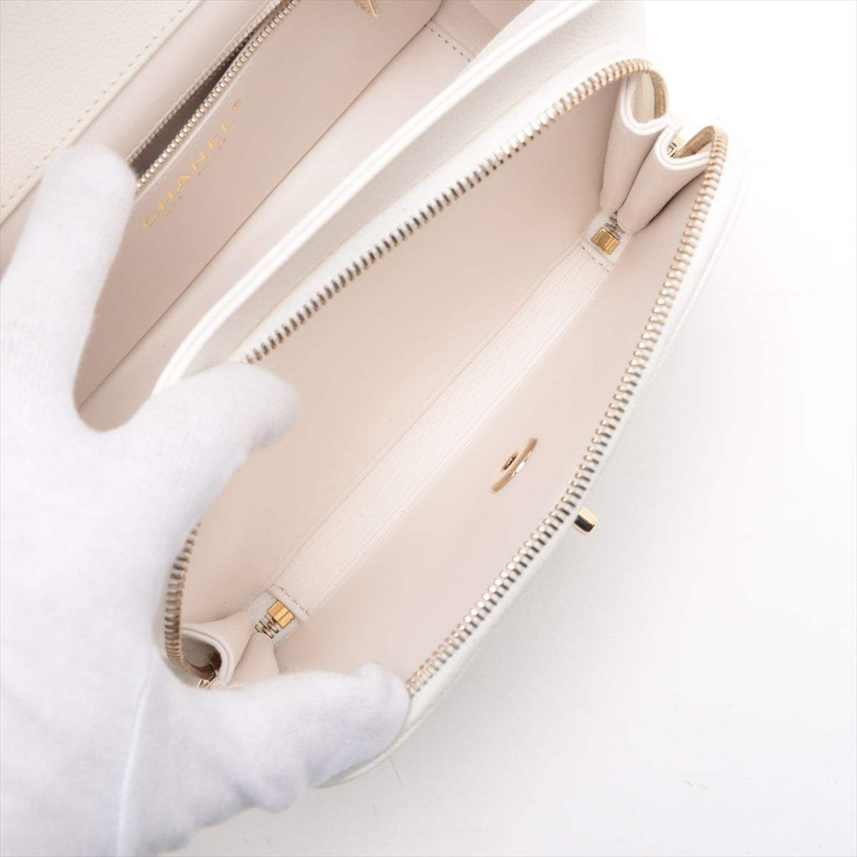 Chanel CC Logo Business Affinity Medium Matelasse Caviar Skin Chain Shoulder Bag White * PREORDER *